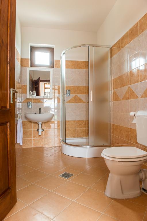 Hotel Lilaakac Vendeghaz Hosszupalyi Zewnętrze zdjęcie