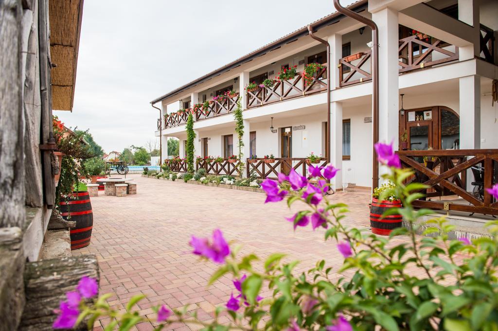 Hotel Lilaakac Vendeghaz Hosszupalyi Zewnętrze zdjęcie